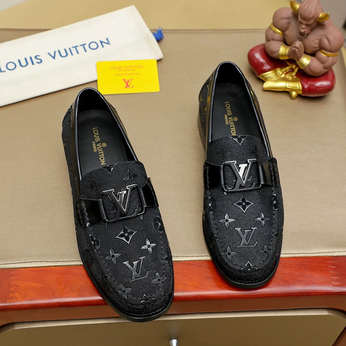 Men's shoes 💰 460 💰 Louis Vuitton LV ® 🆕 model 🔛Full shoe counter, first layer cowhide, 🐂leather lined casual shoes for men, super soft outsole, essential for driving. Counter synchronization, original first layer cowhide, completely 1:1 mold customization🌹top version, color optional! Number: 39-44 (customized at 38.45)